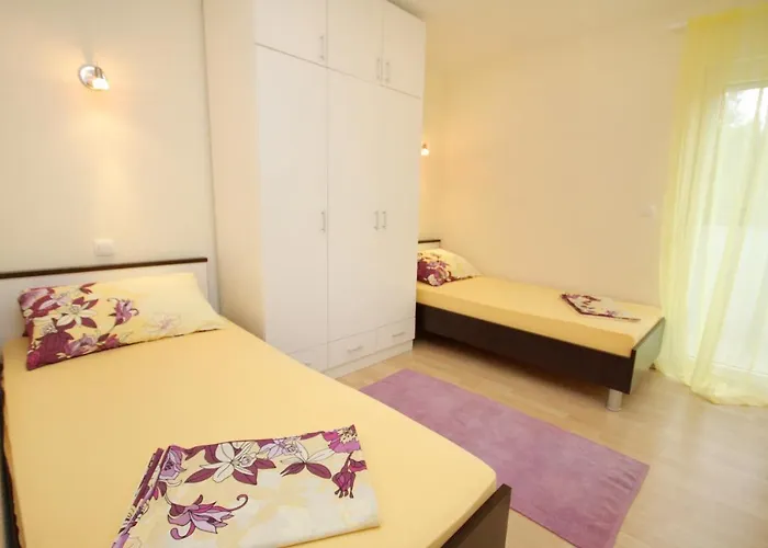 With Parking Space Biograd Na Moru, Biograd - 5282 Апартаменты